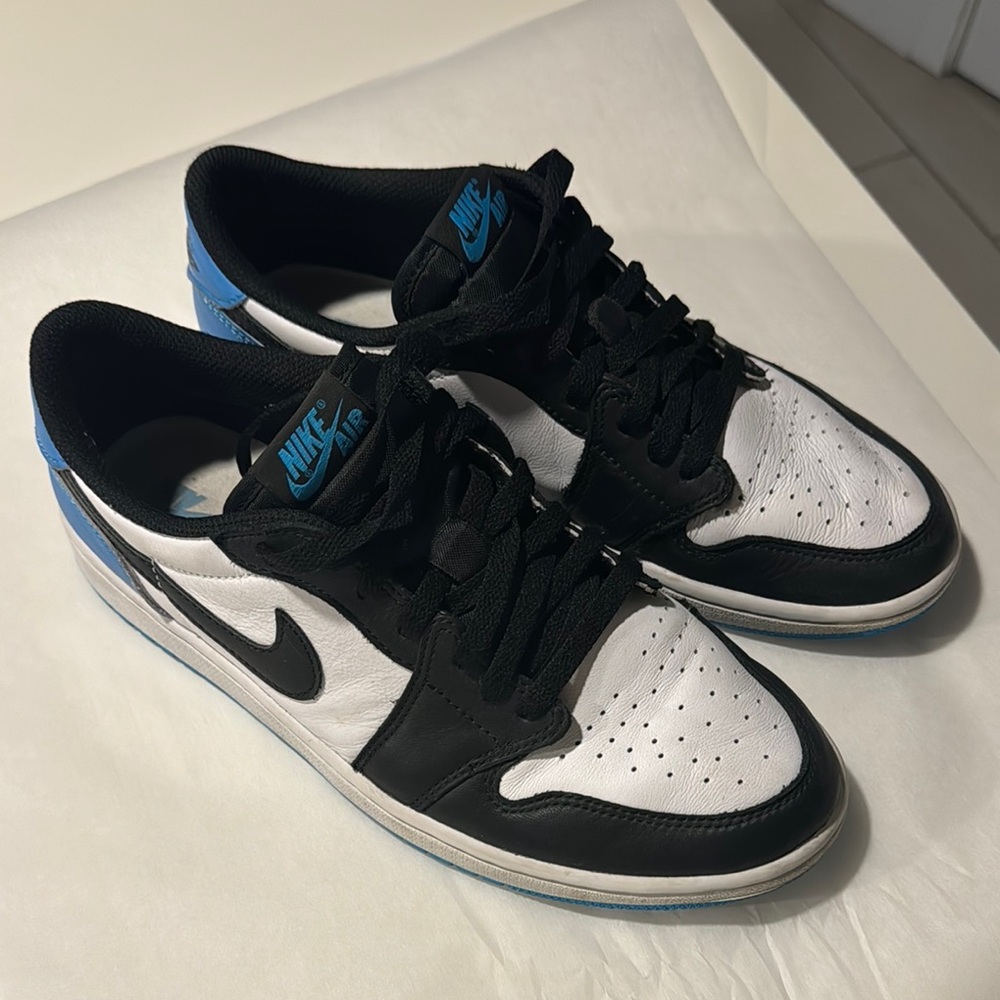 Nike Air Womens Air Jordan 1 Low UNC Size 10